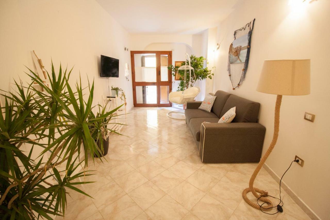 Lanterna Bianca Villa Cagliari Exteriör bild